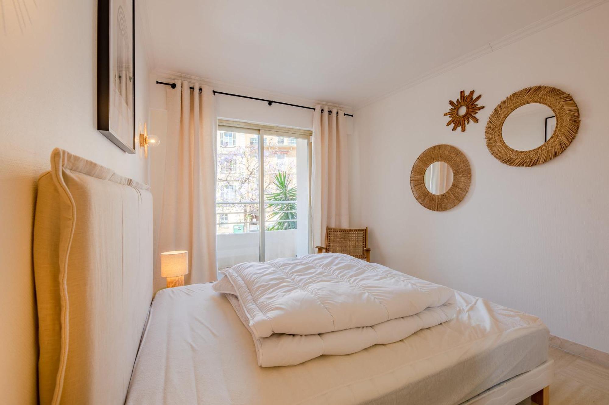 Georges Iii - With Panoramic View Of Apartment *