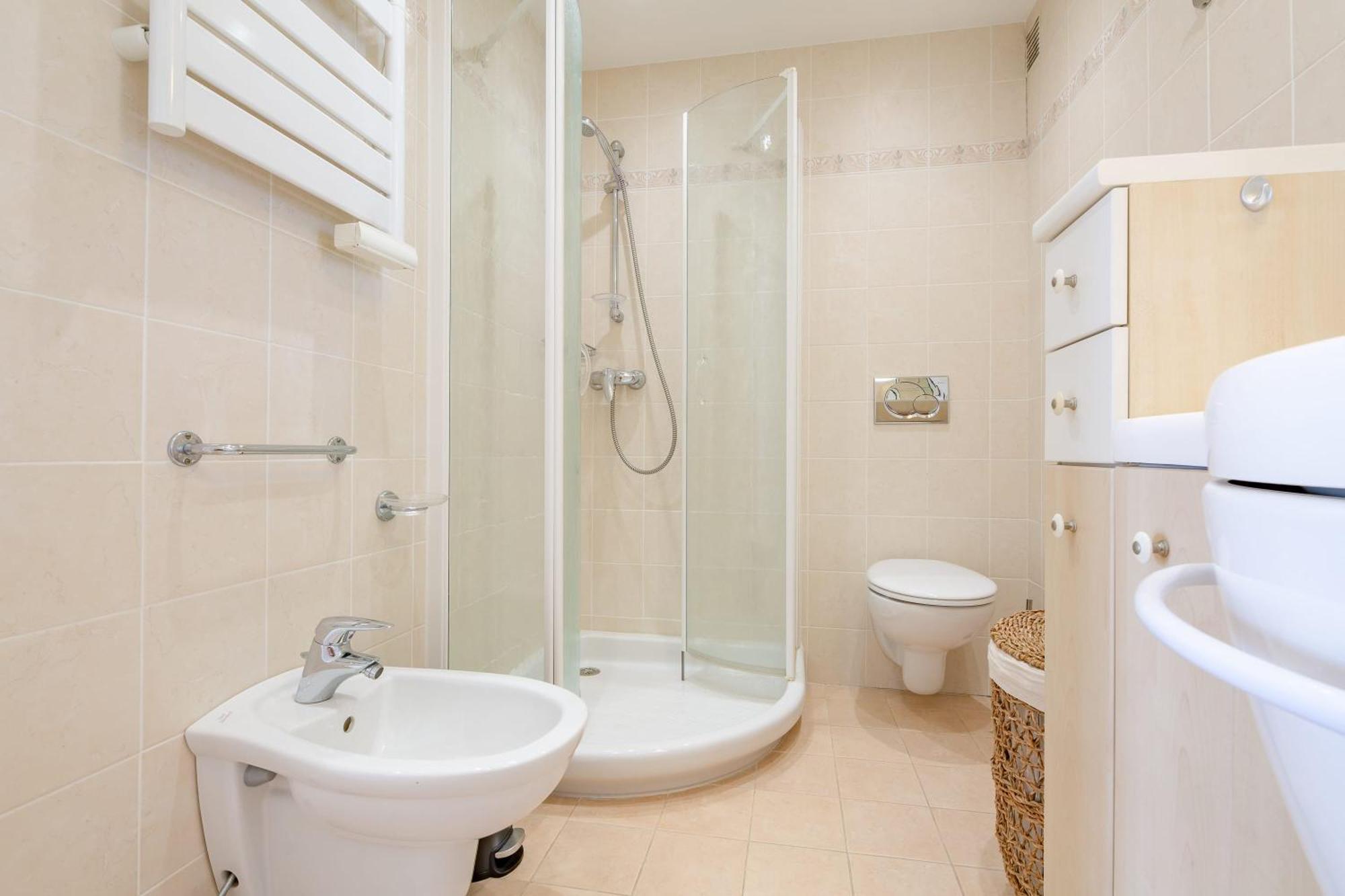 Georges Iii - With Panoramic View Of Apartment *